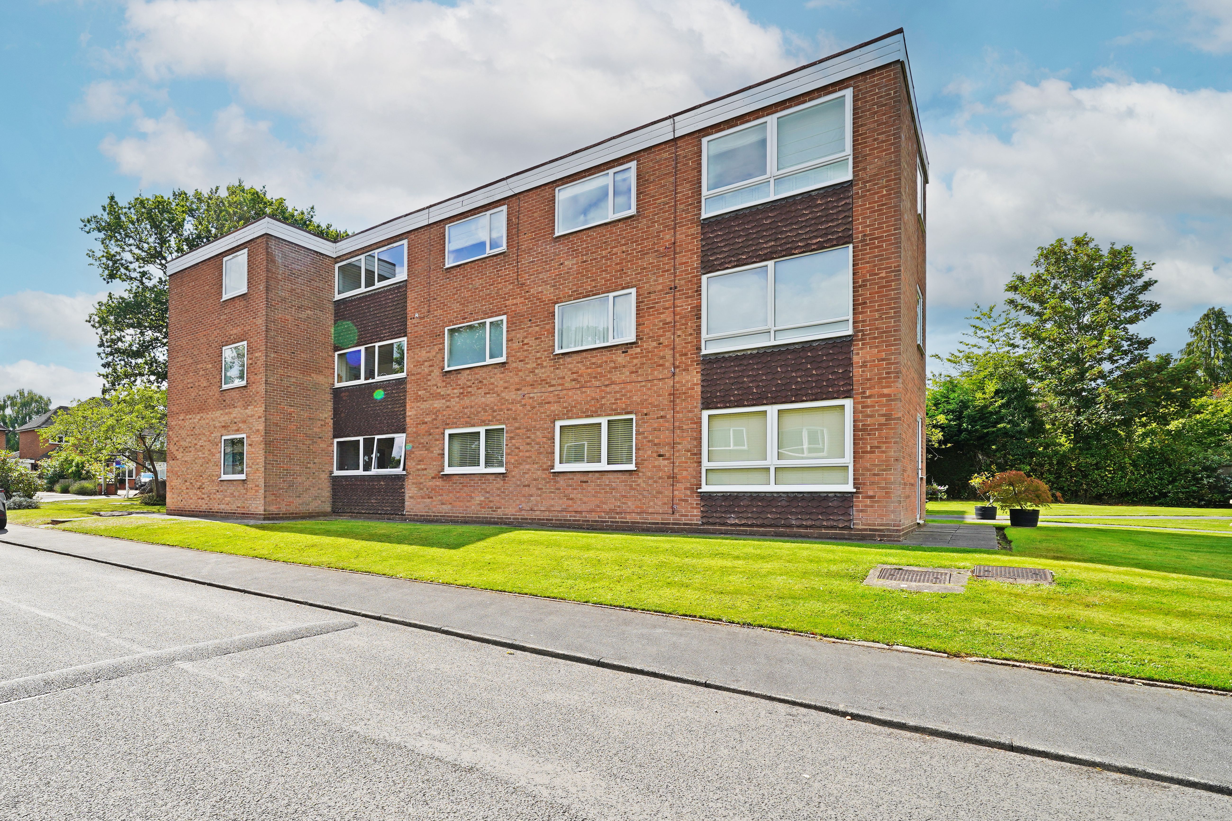 Flat 16, Byron Court Longdon Road, Solihull, Knowle, B93 9HX