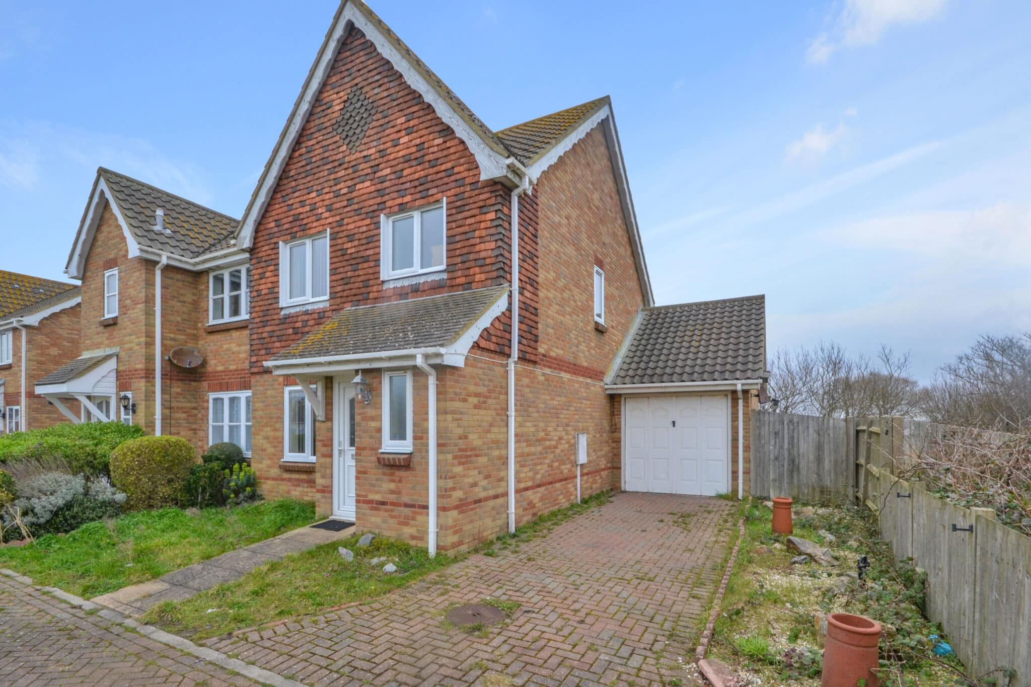 Oakham Drive, Lydd, Romney Marsh, Romney Marsh, TN29 9DL