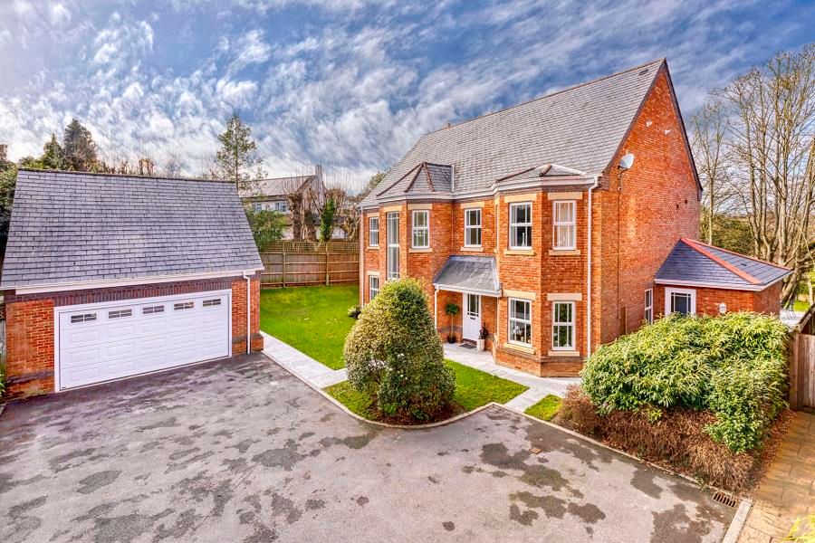 Claver Drive, Sunninghill, Berks, SL5 7JU