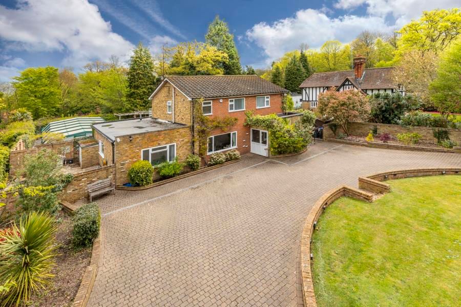 Lyne Lane, Lyne, Surrey, KT16 0AL