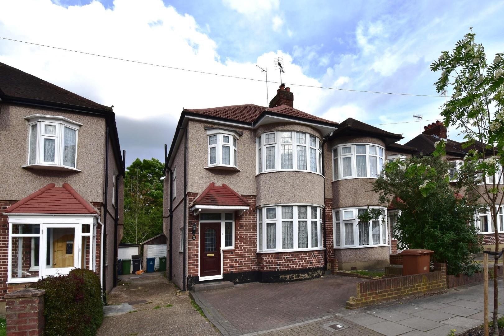 Dorchester Avenue, Harrow, Middlesex, HA2 7AX