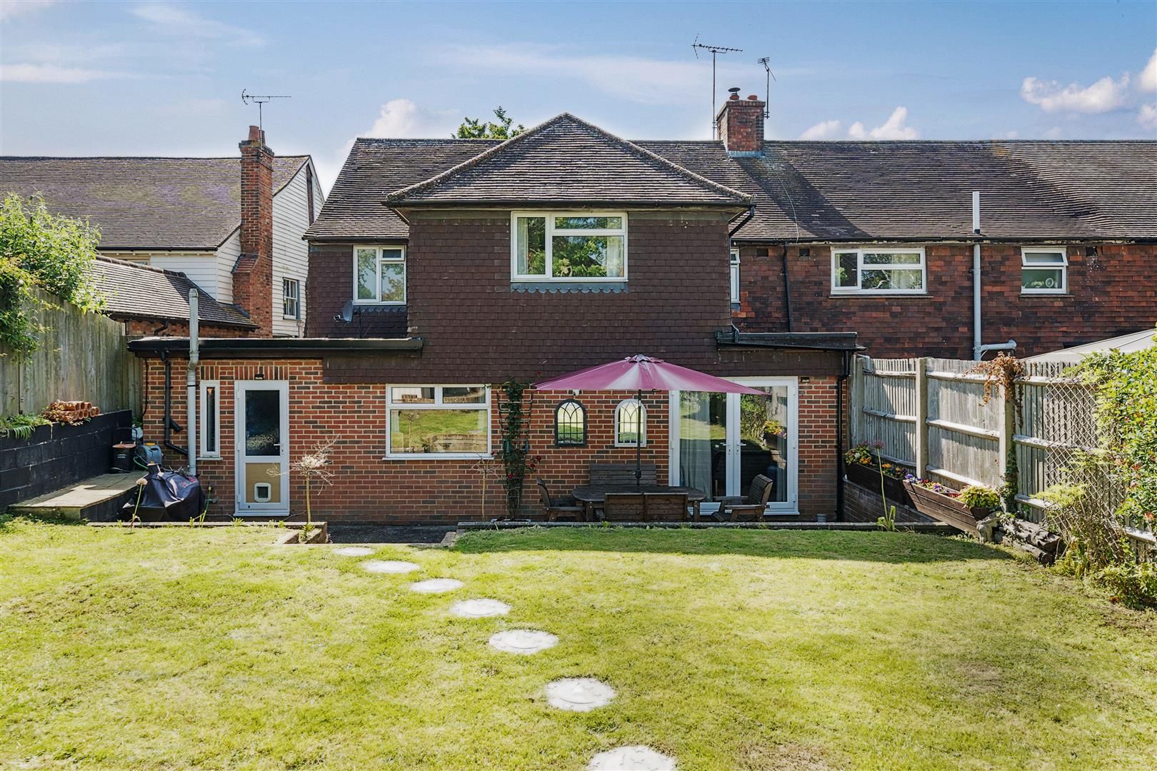 Firtree Close, Staplehurst, Tonbridge, Kent, TN12 0AT