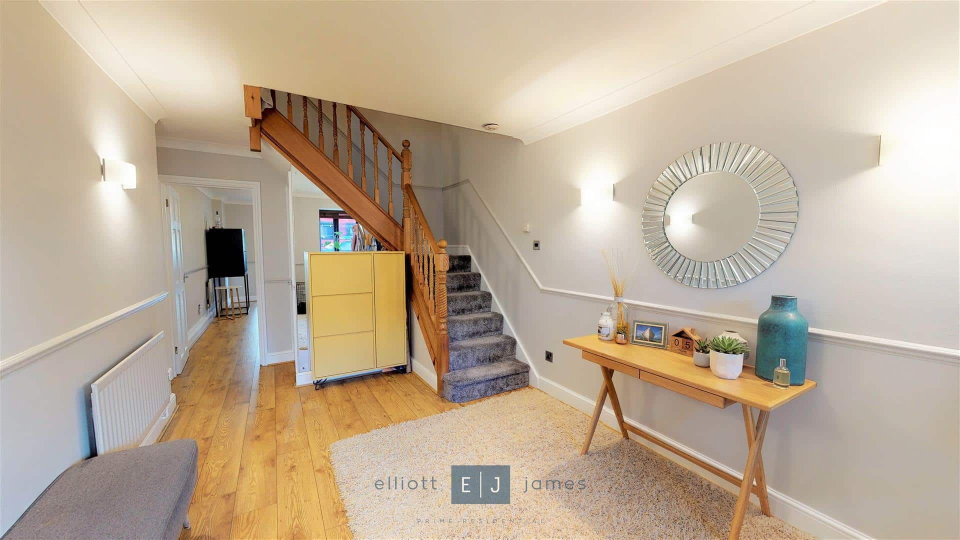 3 bed semidetached house to rent in Tomswood Hill, Chigwell Elliott