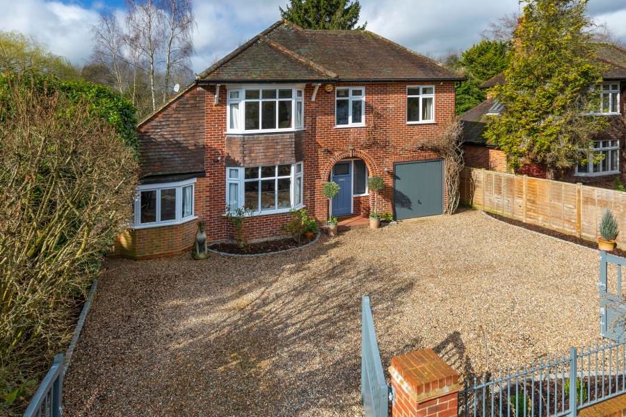 Luddington Avenue, Virginia Water, Surrey, GU25 4DF