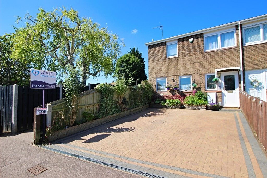 Queens Gardens, Eaton Socon, St. Neots, PE19 8DN