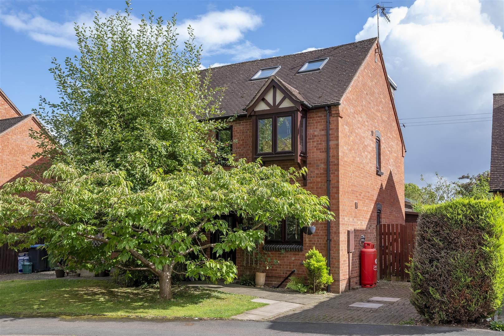 Nightingale Close, Great Alne, Alcester, B49 6PE