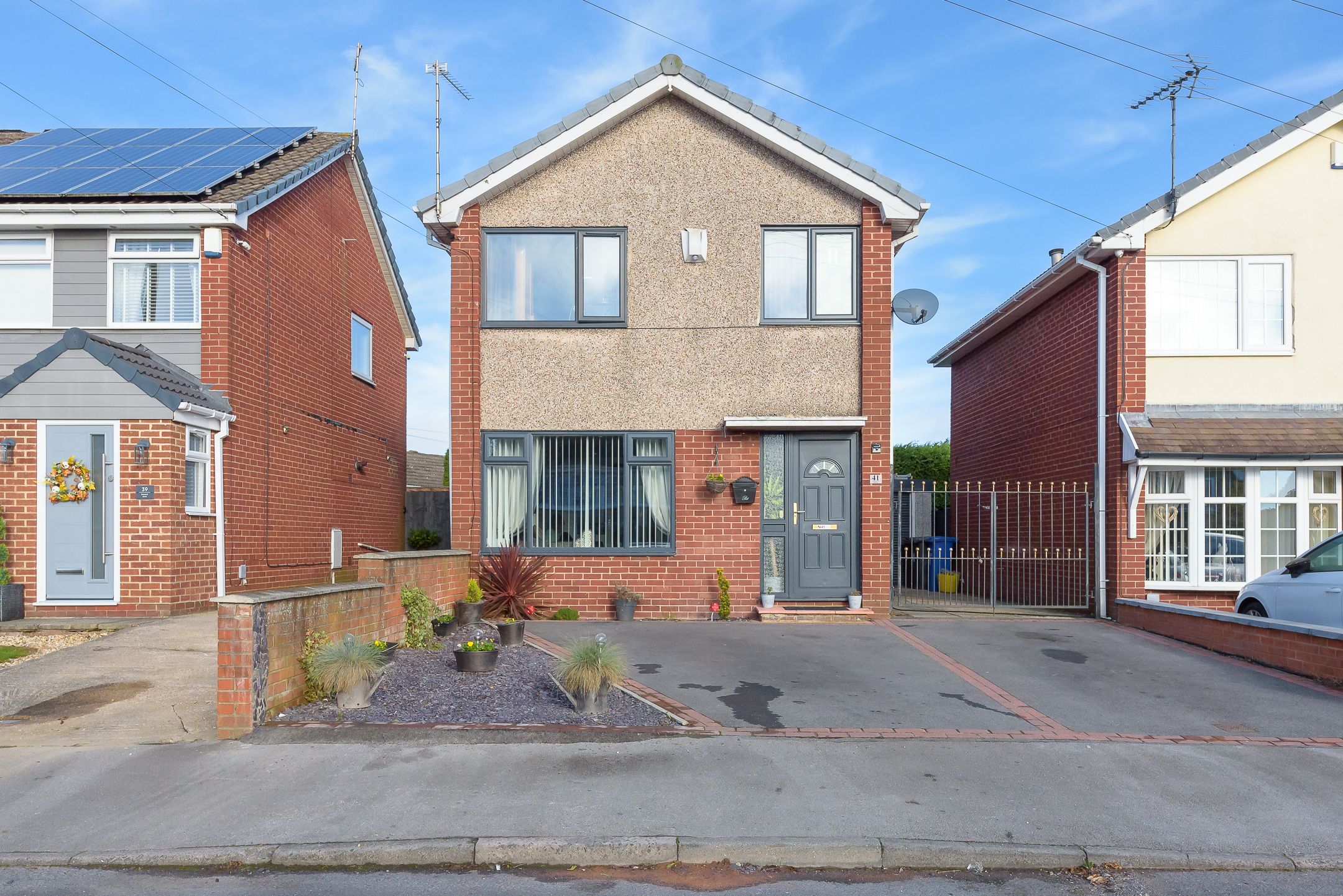 Derwent Drive, Chapeltown, S35