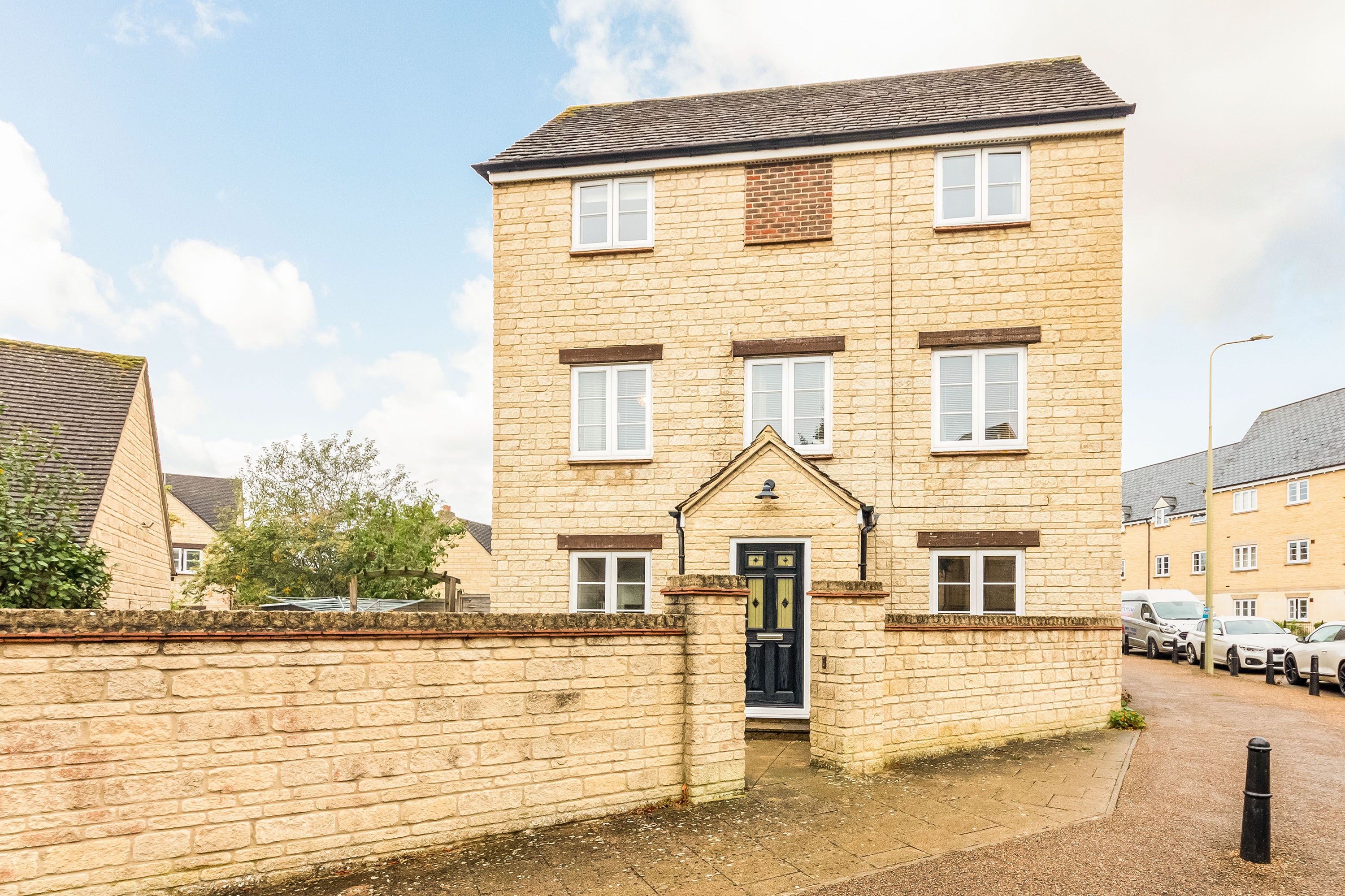 Harvest Way, Witney, Witney, OX28 1EG