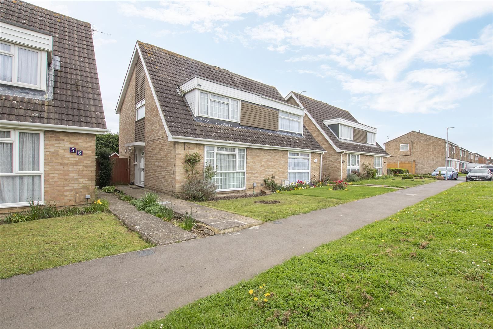 Westmeade Close Rosedale, Cheshunt, Waltham Cross, EN7 6JR