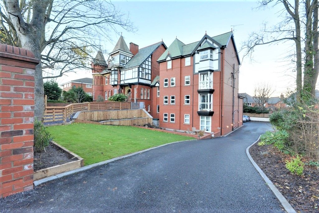 Penthouse Apartment, Grosvenor Road, Birkdale, Southport, Merseyside, PR8