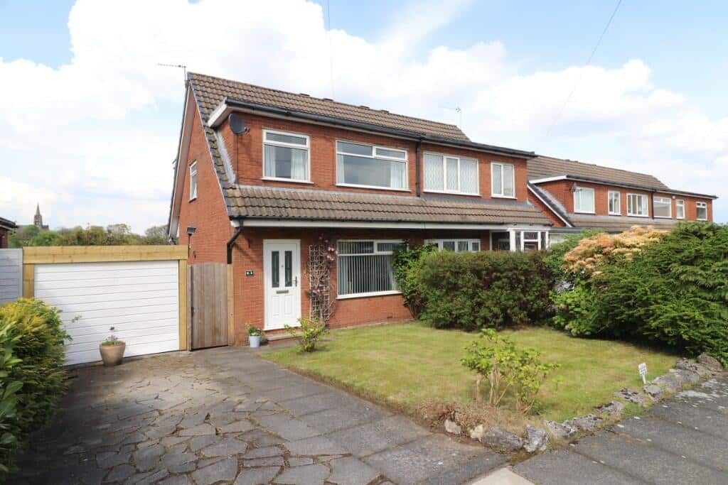 Clitheroe Drive, Lowercroft, Bury BL8