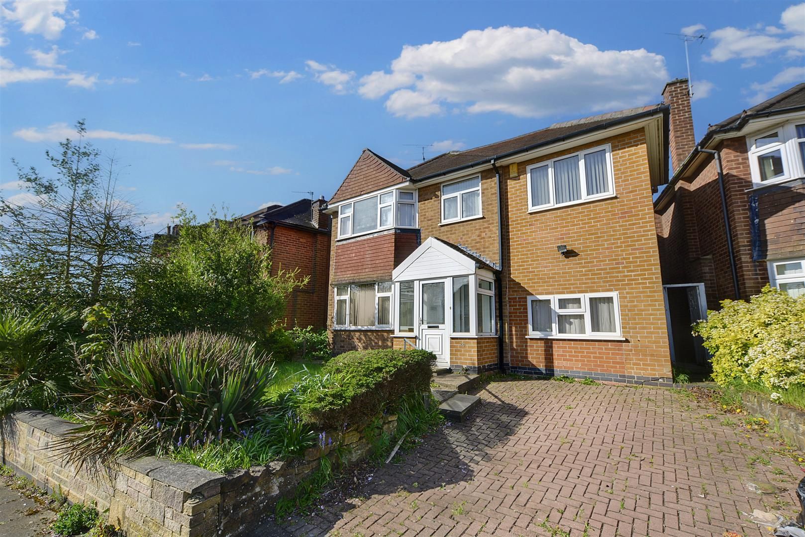 Seven Oaks Crescent, Bramcote