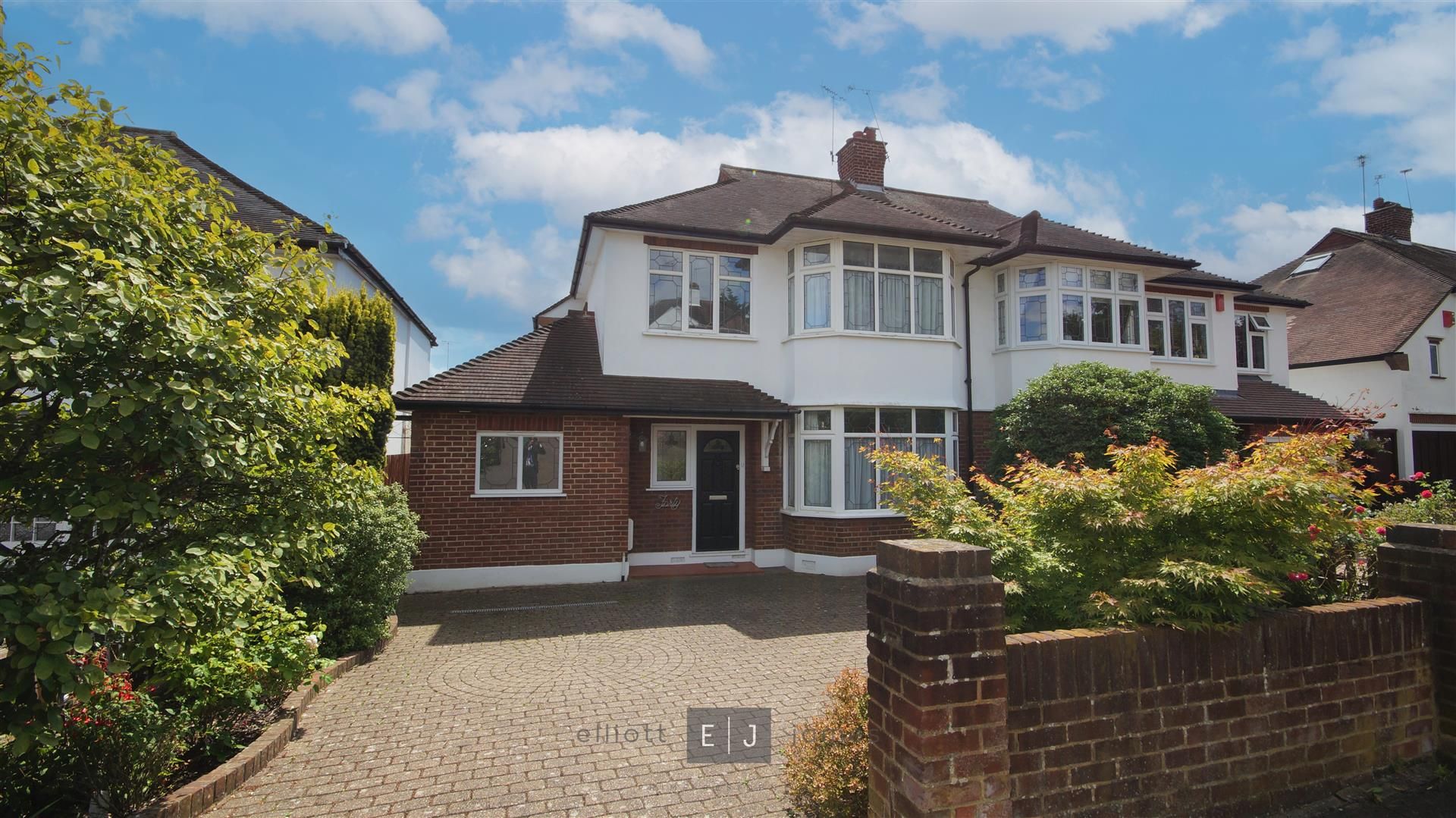 3 bed semidetached house for sale in Worcester Crescent, Woodford Green Elliott James Prime