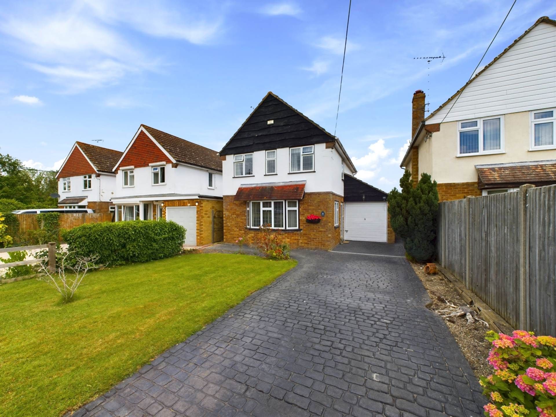 Oakley Lane, Chinnor