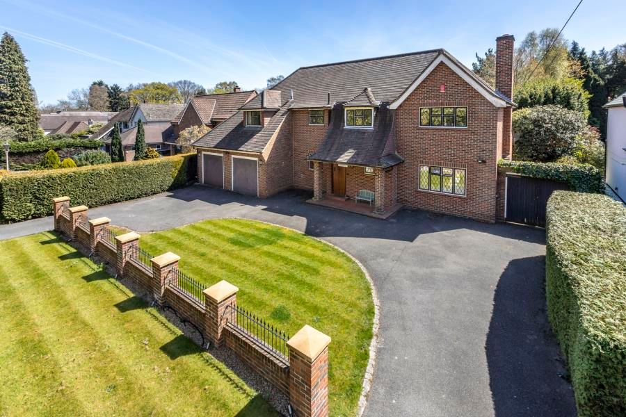 Knowle Grove, Virginia Water, Surrey, GU25 4JD