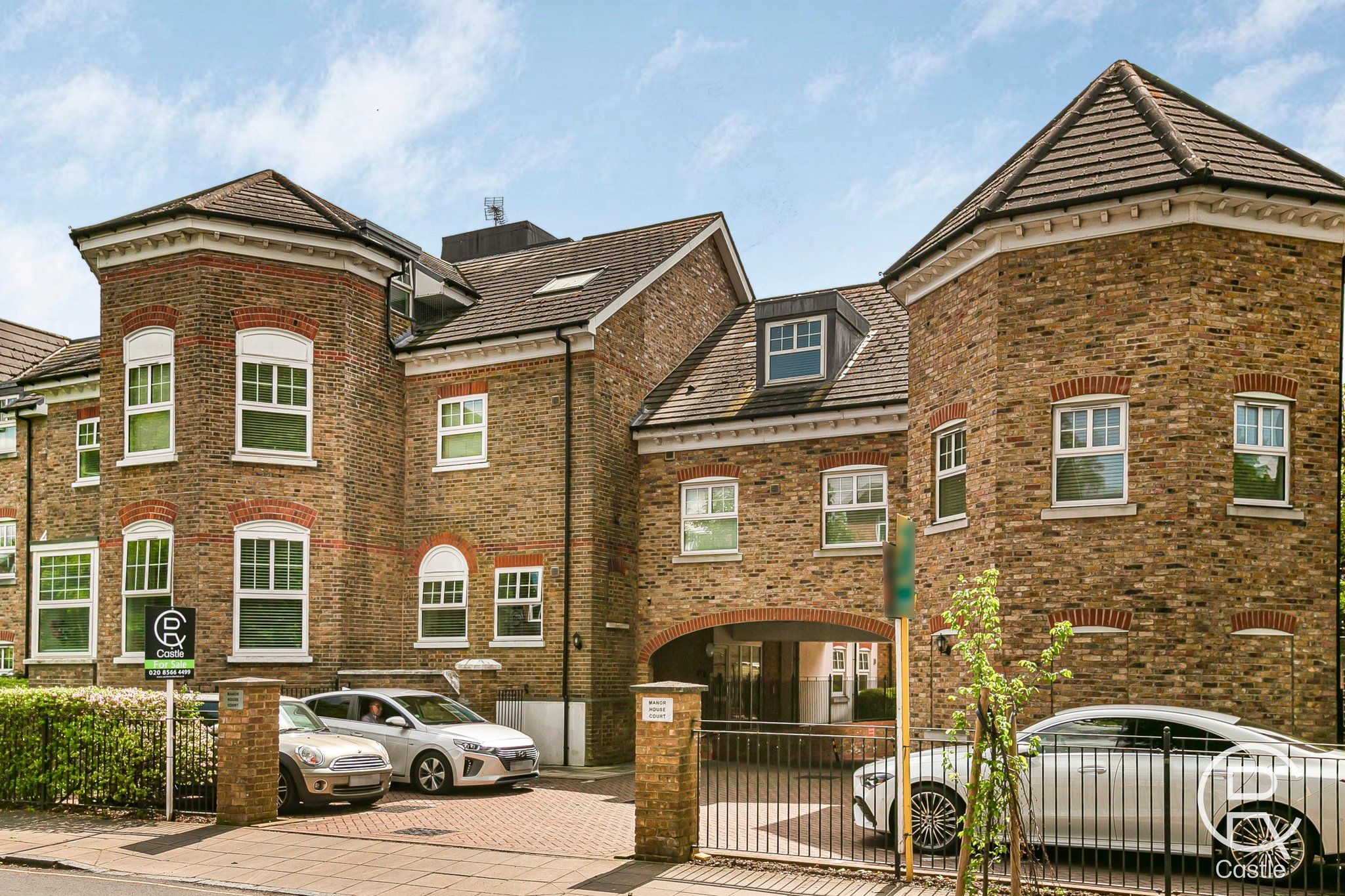 Golden Manor, Hanwell, LONDON, W7 3EG