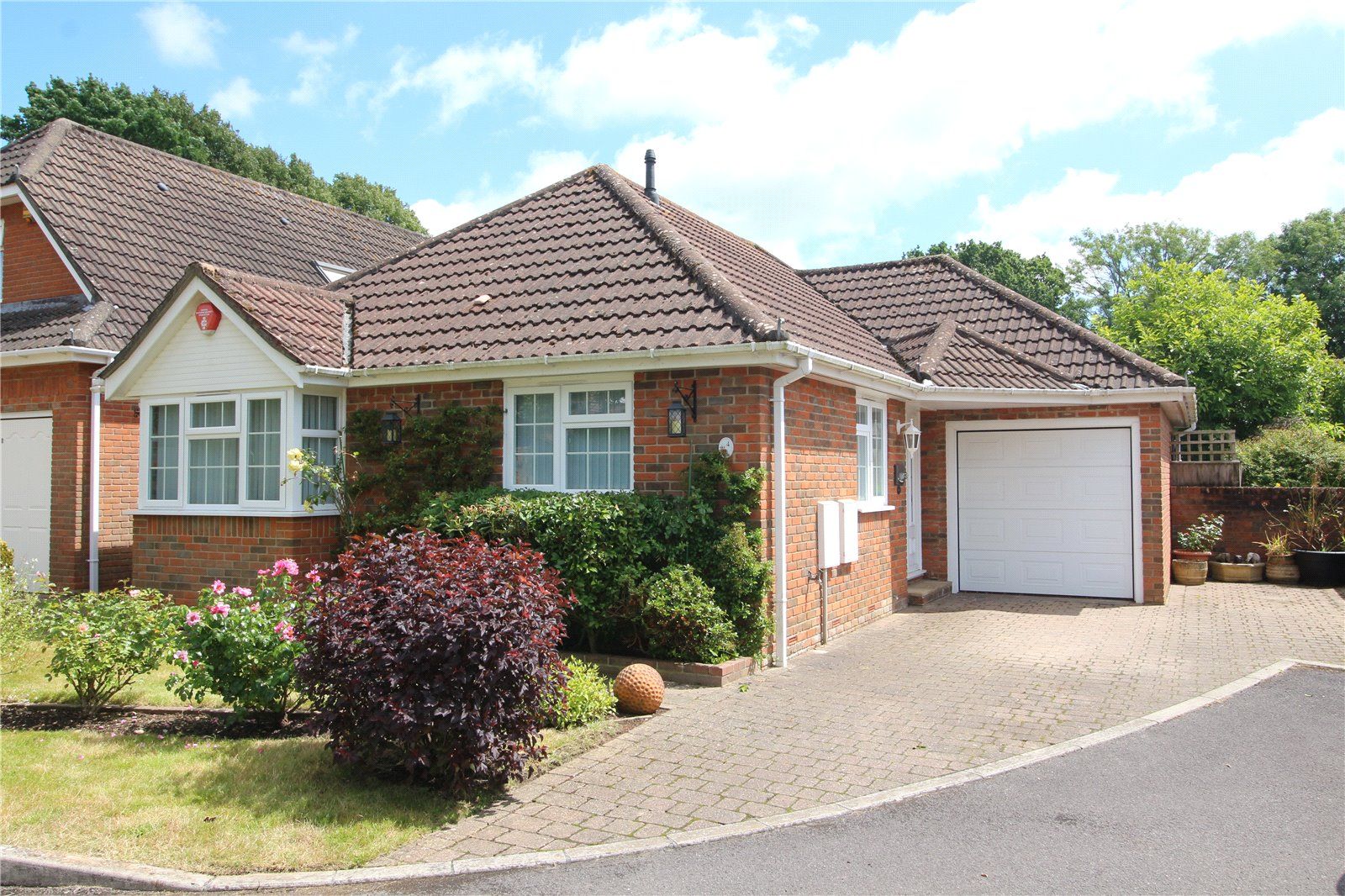 Walnut Close, New Milton, Hampshire, BH25 5JW