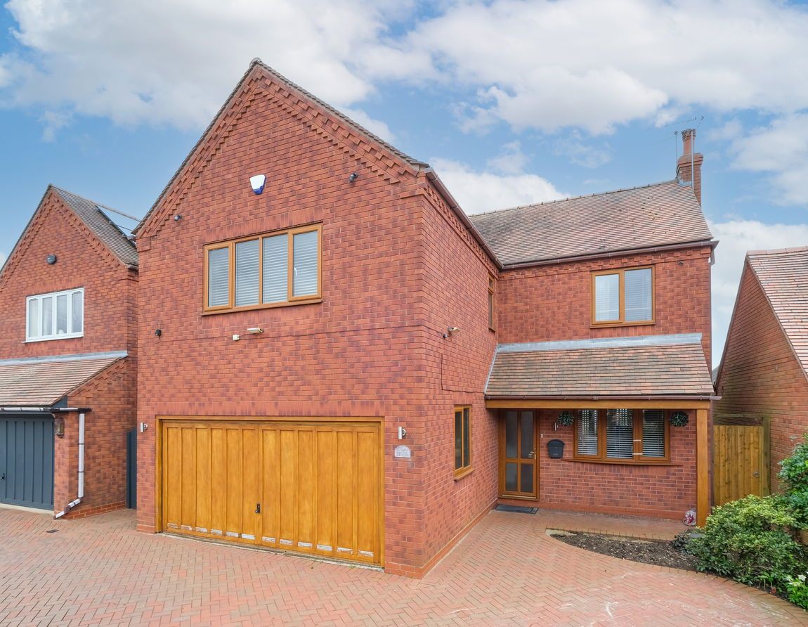 Evesham Road, Astwood Bank, Redditch, B96 6DY