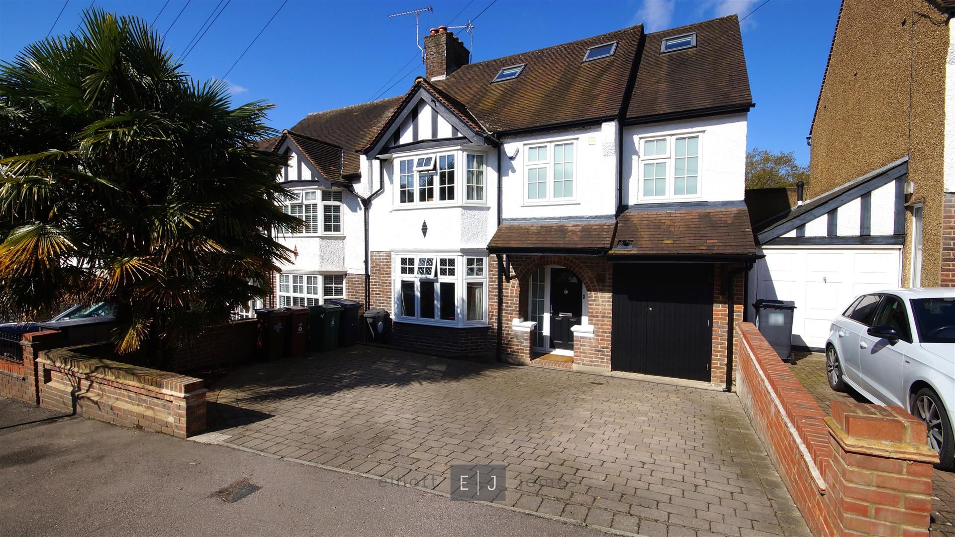 4 bed semidetached house for sale in Woodberry Way, Chingford