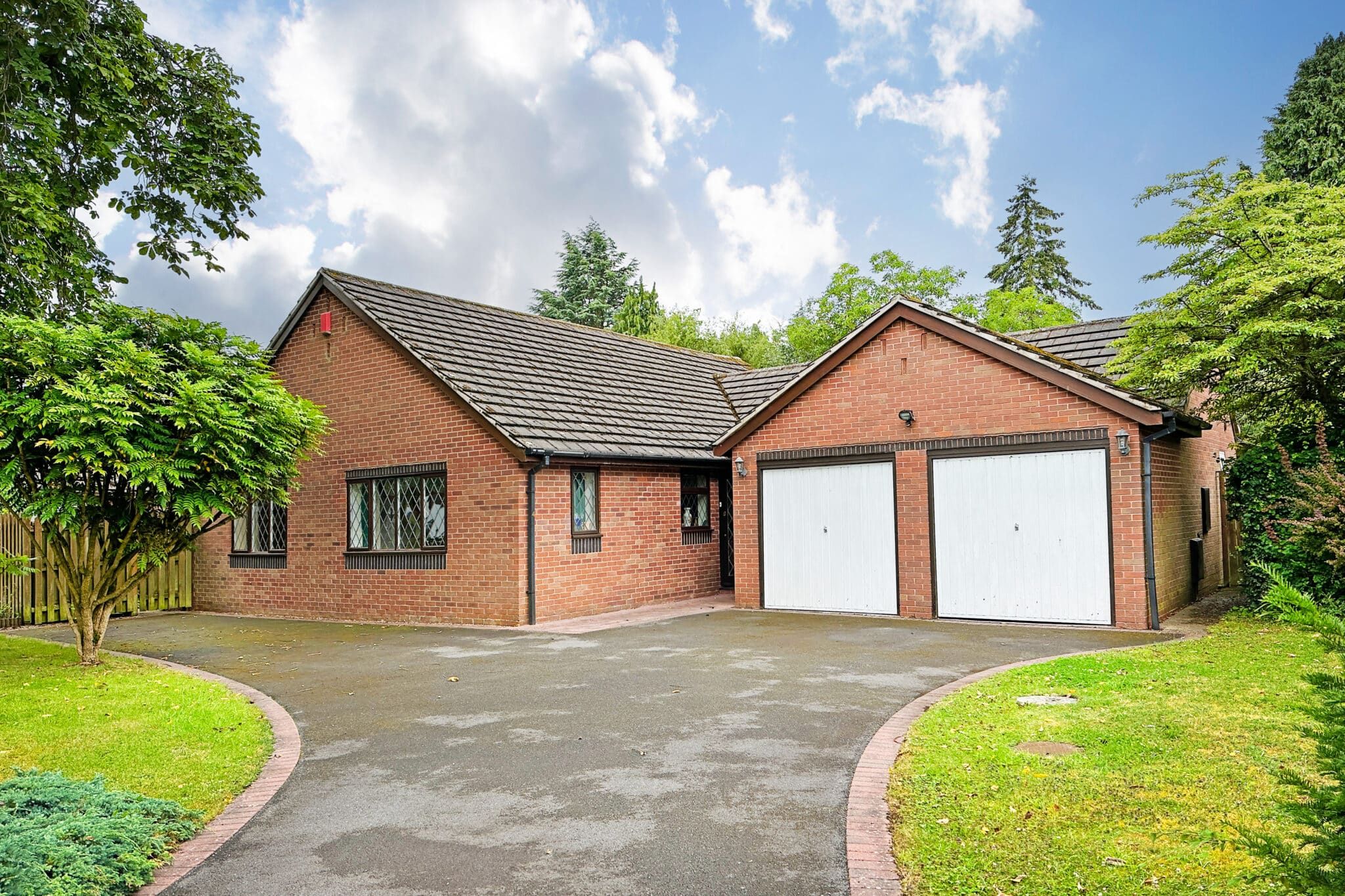 Queen Eleanors Drive, Knowle, Solihull, Solihull, B93 9LY