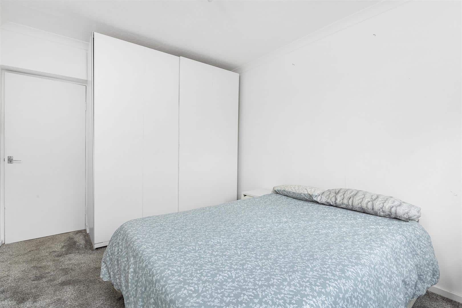 2 bed flat to rent in Hayward Gardens, Putney SW15 James Anderson