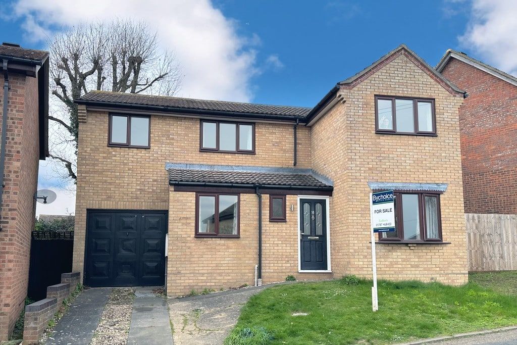 Parmenter Drive, Great Cornard, Suffolk, CO10 0YS