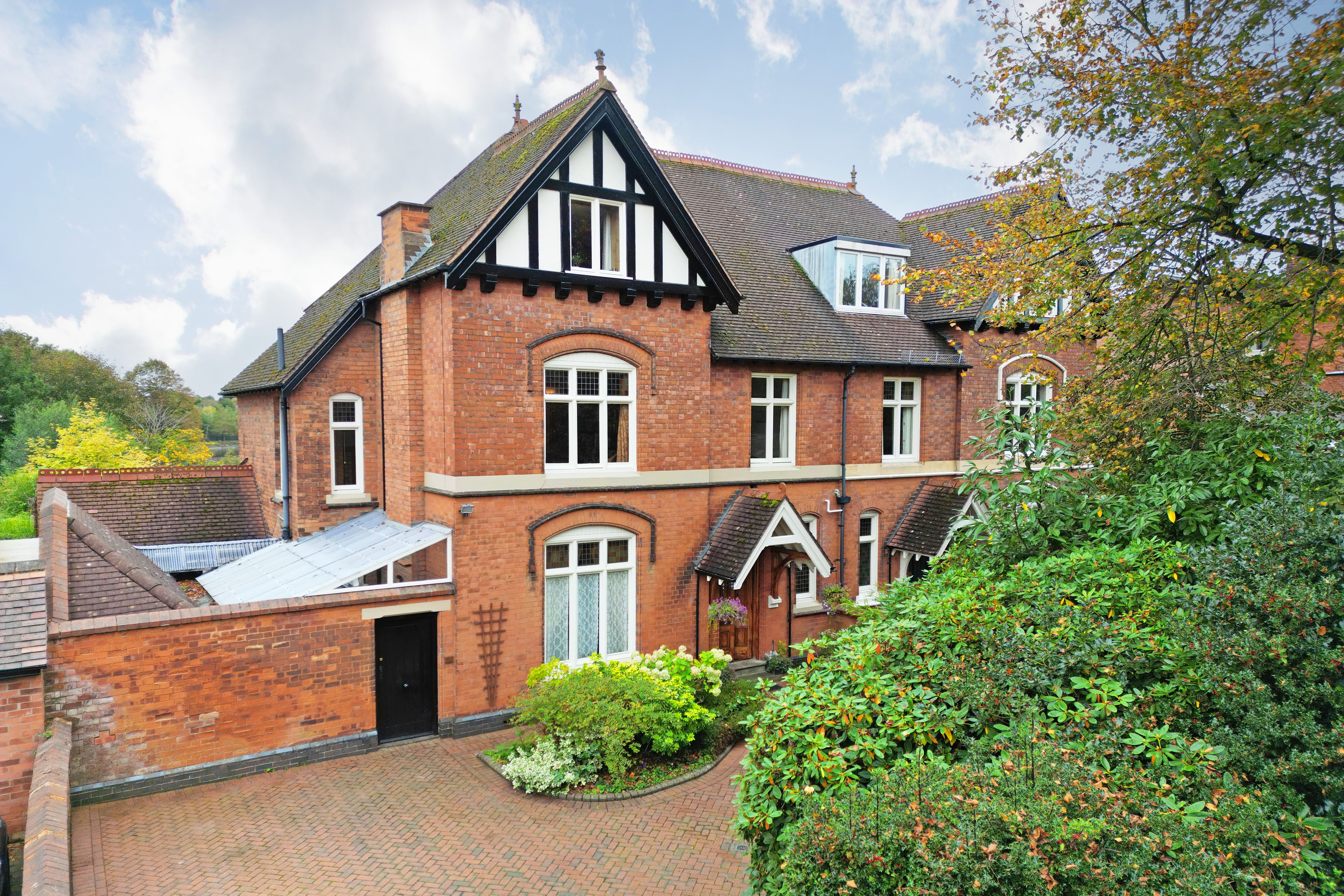 St. Bernards Road, Solihull, Solihull, B92 7BB