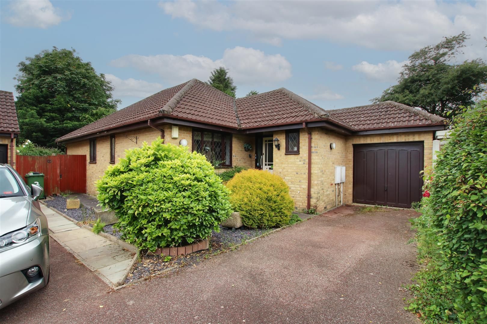 Russet Close, Cheshunt, Waltham Cross, EN7 6RA