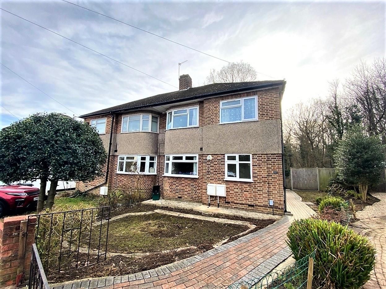 2 bed flat for sale in Eynsford Close, Petts Wood Edmund Estate Agents