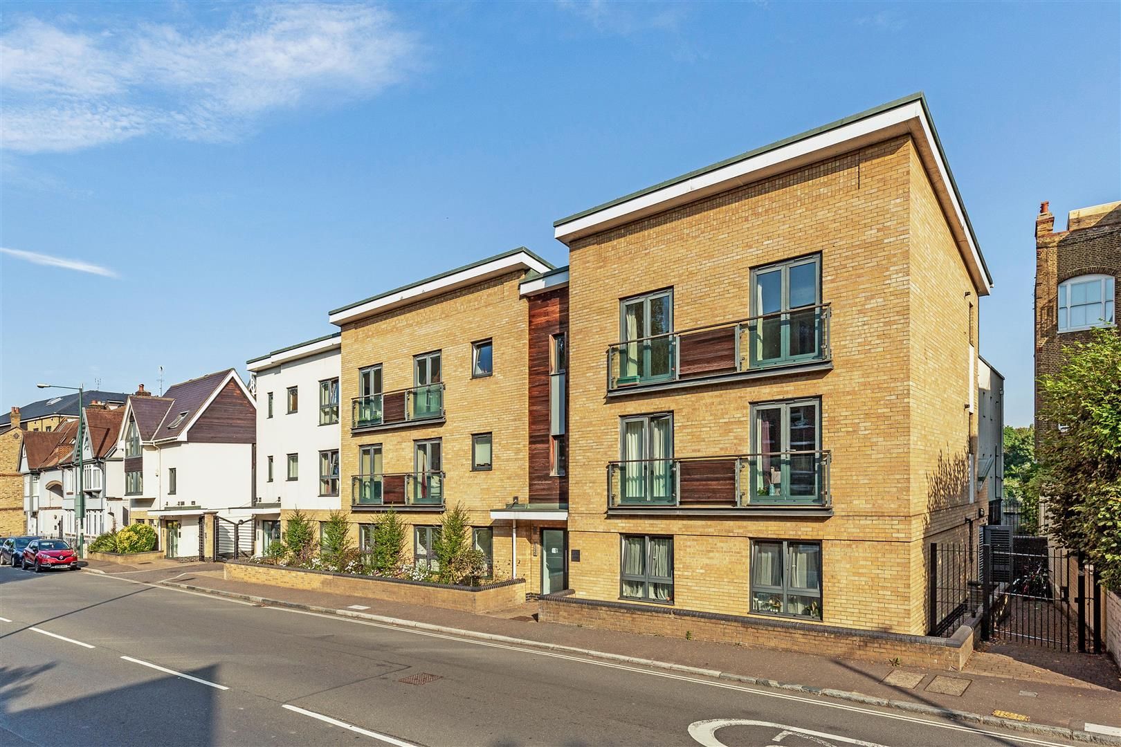 2 bed flat to rent in Mortlake High Street, Mortlake, SW14 James Anderson