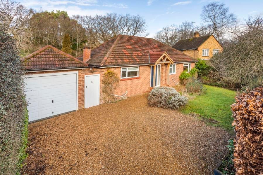 Harpesford Avenue, Virginia Water, Surrey, GU25 4RE