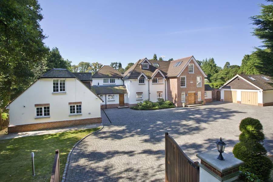 Christchurch Road, Wentworth Estate, Surrey, GU25 4PJ