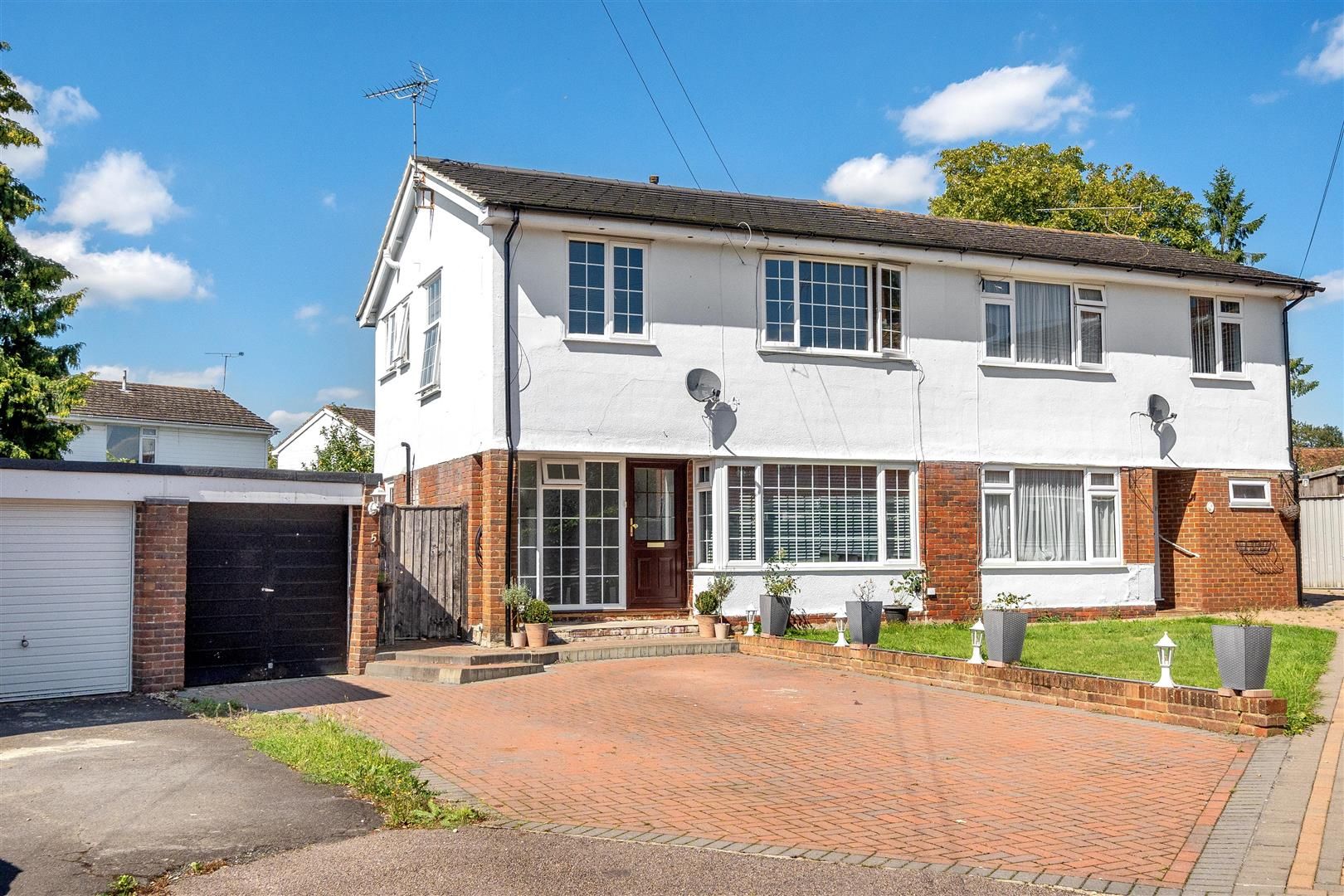 Ivens Way, Harrietsham, Maidstone, Kent, ME17 1JH