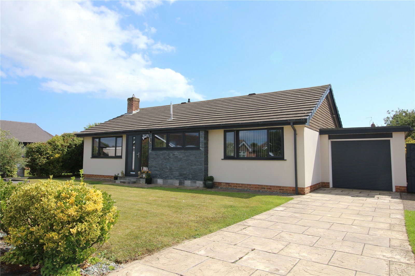 Cleveland Close, Barton On Sea, Hampshire, BH25 7PE