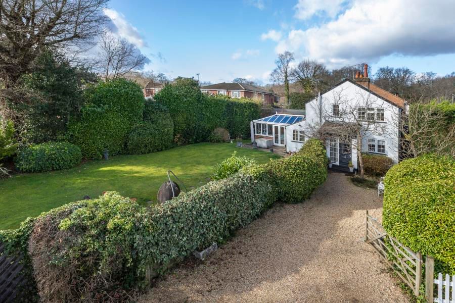 School Lane, Windlesham, Surrey, GU20 6EY