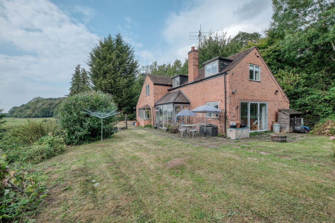 Hawford Wood, Ombersley, Droitwich, WR9 0EZ