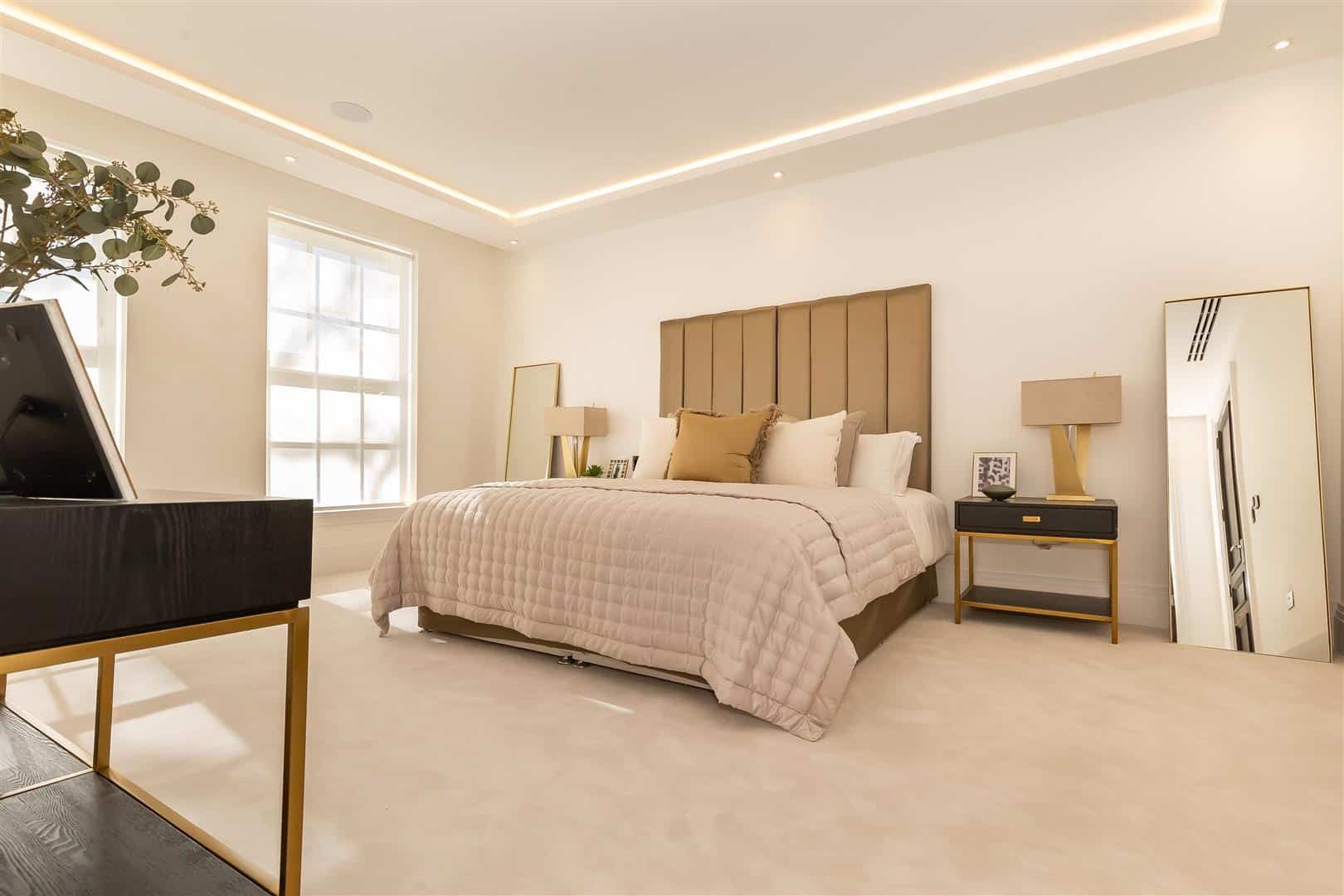 2 bed flat for sale in Tamara Court, Stradbroke Drive, Chigwell