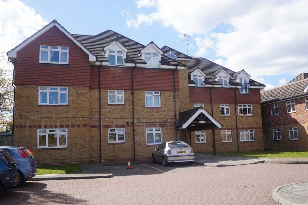 Osprey Close, Flat 10, Bromley, Kent, BR2 8GZ