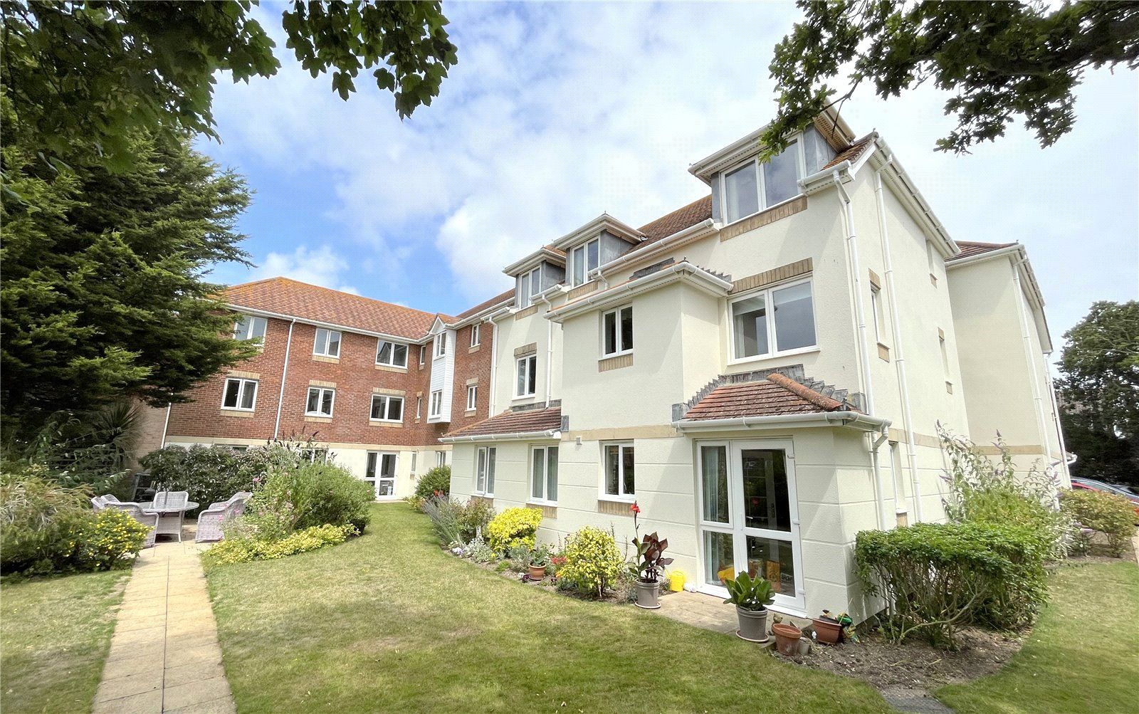 Montagu Road, Highcliffe, Christchurch, Dorset, BH23 5JT