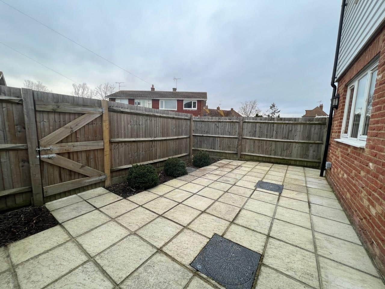 3 bed terraced house to rent in Lane, Headcorn, Ashford Simon
