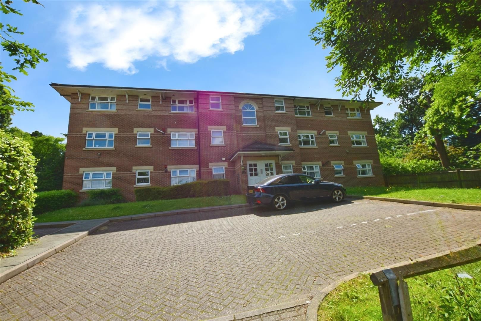 Rickard Close, Hendon, London, NW4 4XH