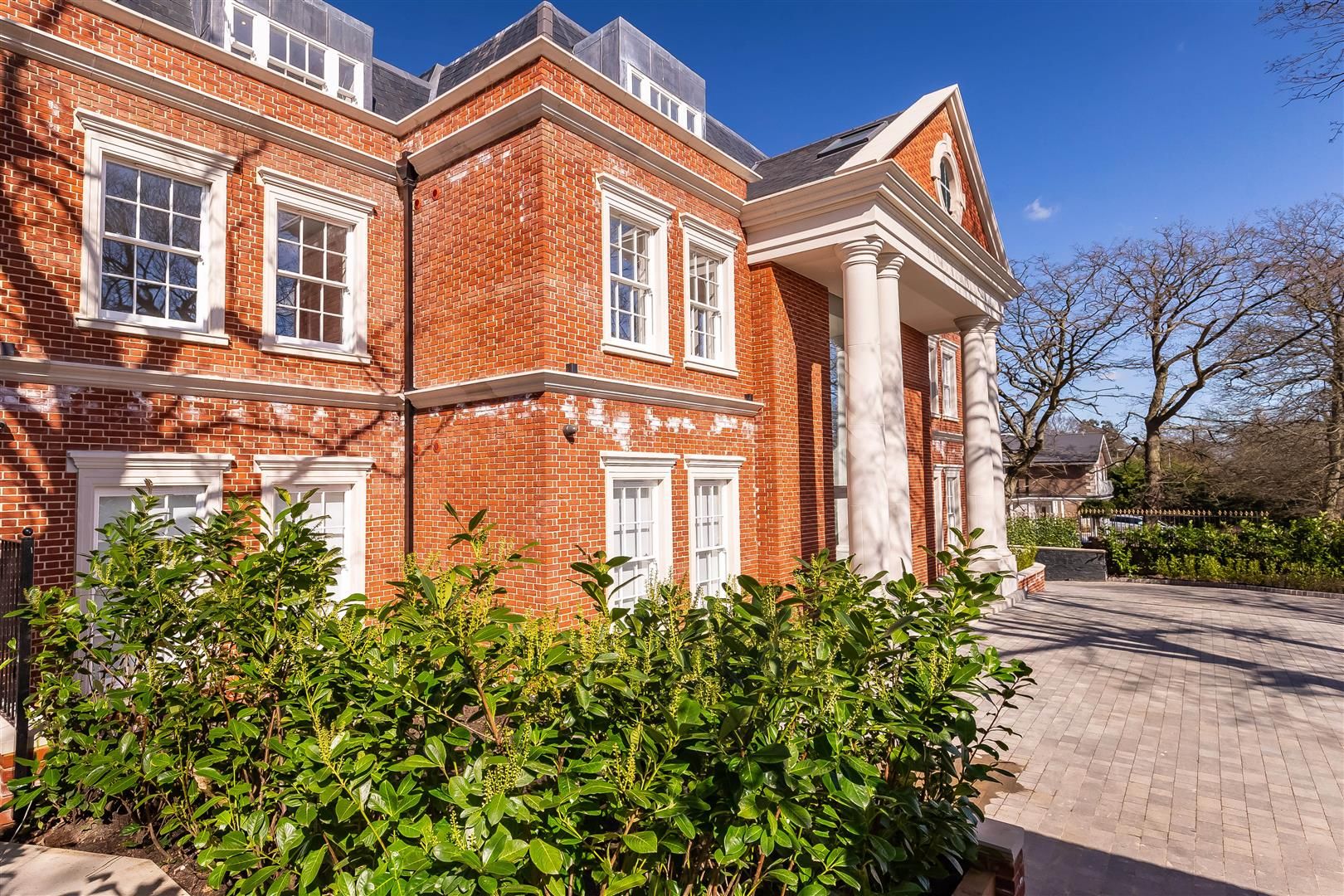 2 bed flat for sale in Tamara Court, Stradbroke Drive, Chigwell