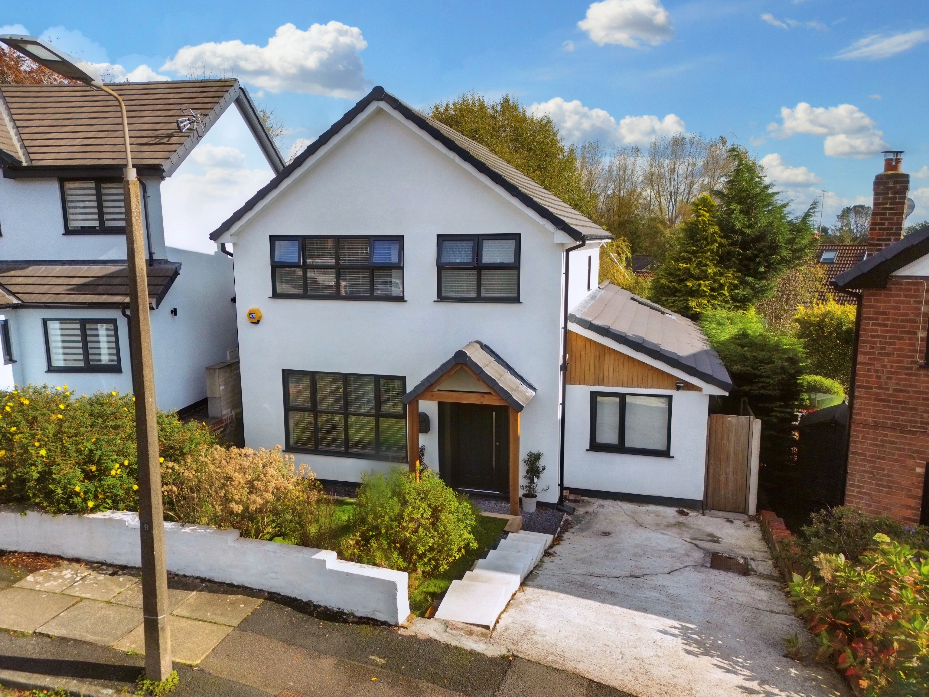 Hawkstone Avenue, Whitefield, M45