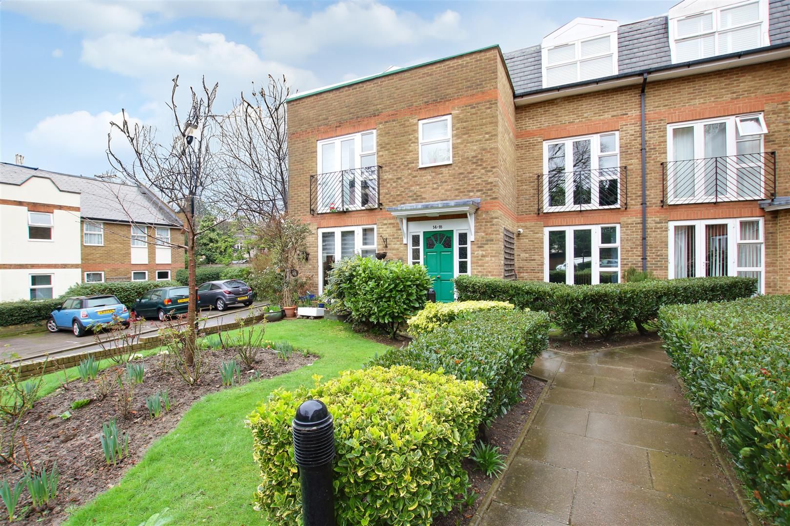 Foxwood Green Close, Enfield, EN1 2TB