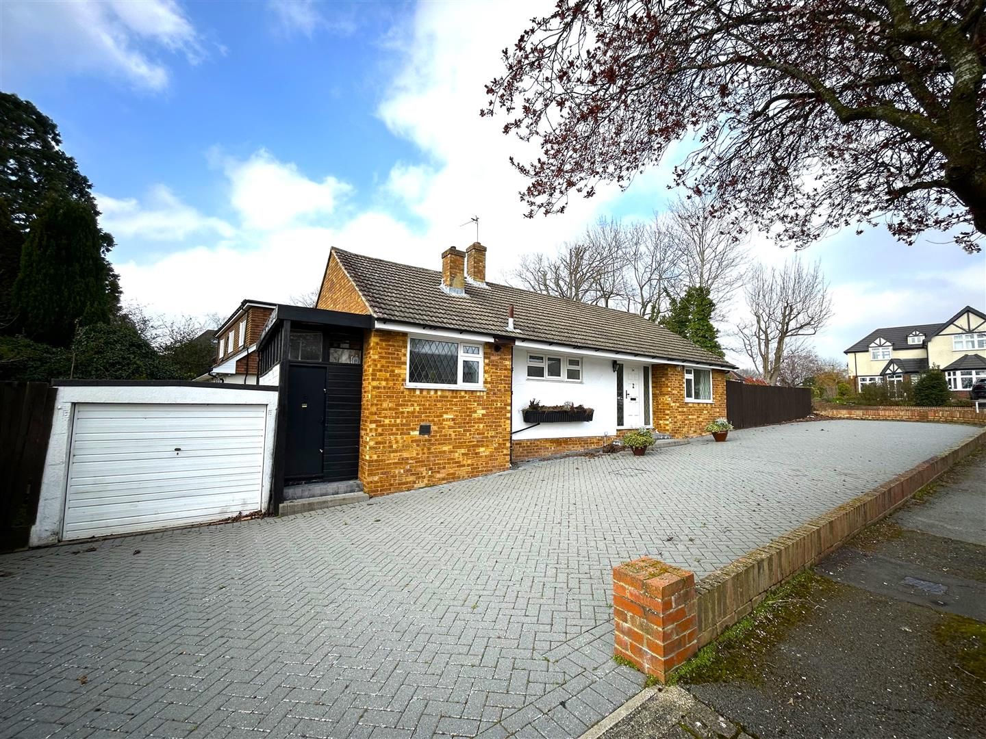 Goddington Chase, Orpington, Kent, BR6 9EA