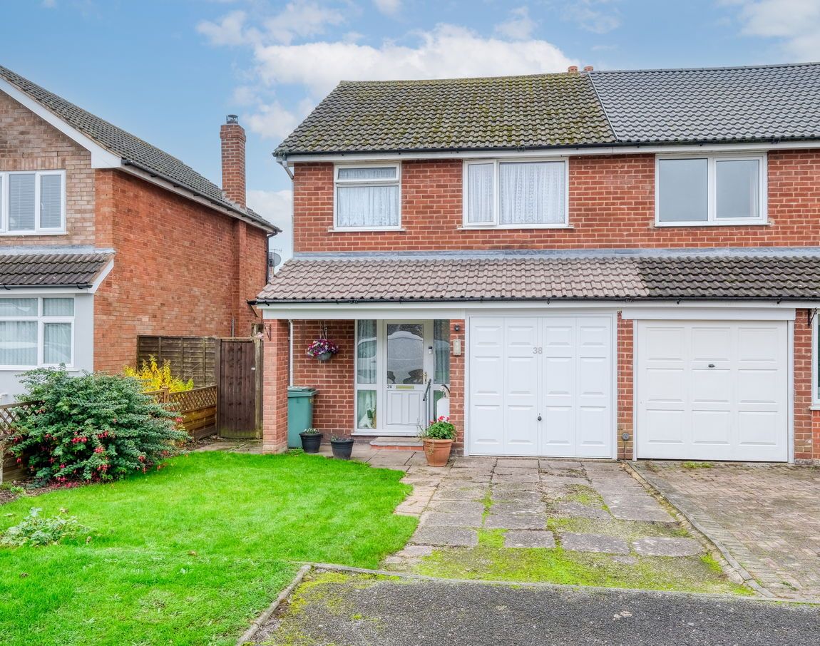 Cloverdale, Stoke Prior, Bromsgrove, B60 4NF