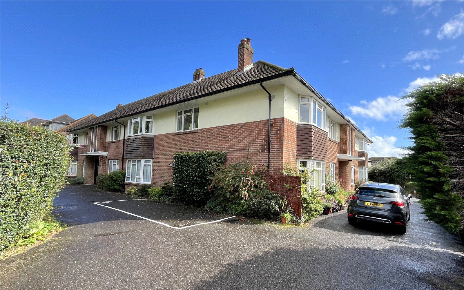 Waterford Road, Highcliffe, Dorset, BH23 5JL