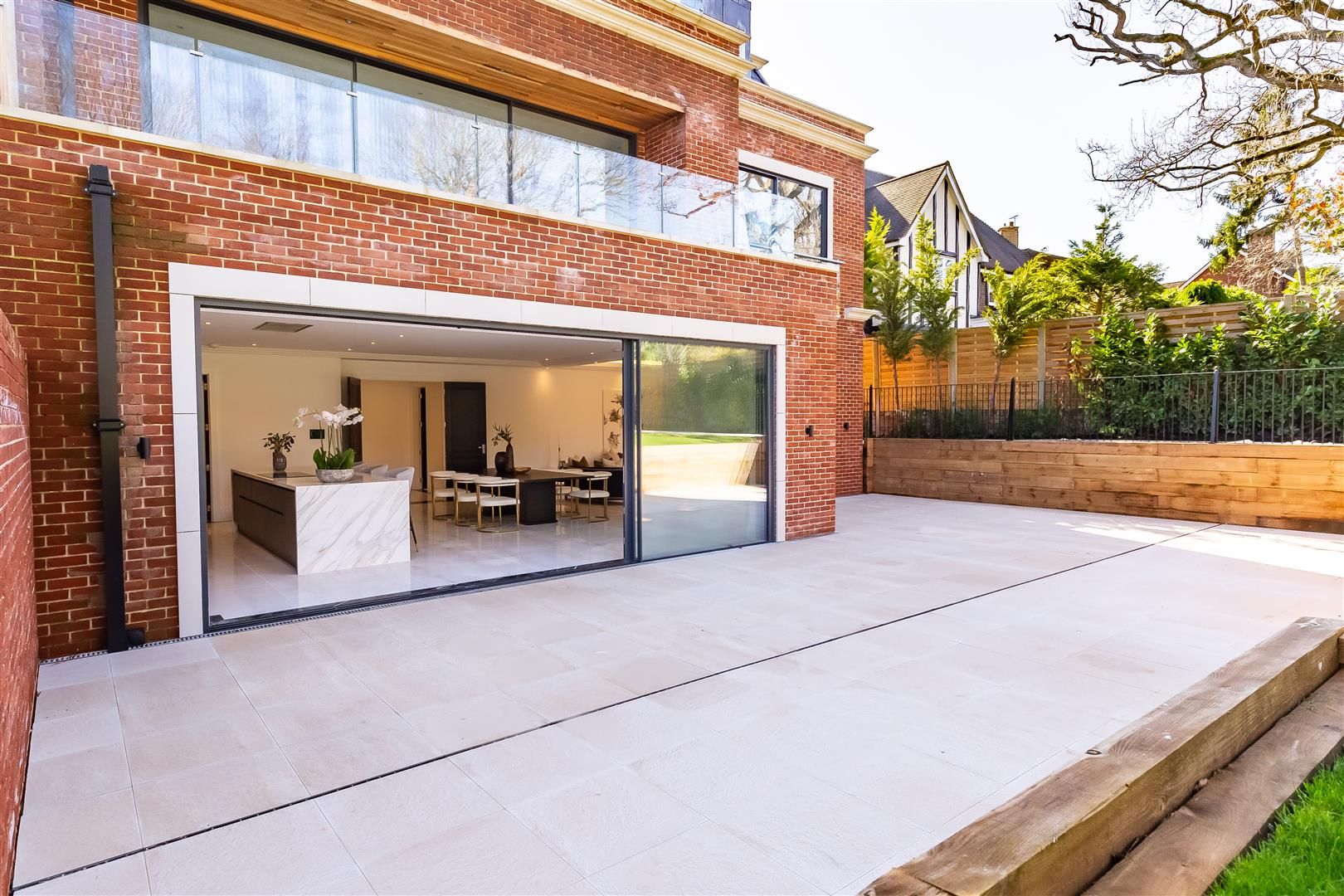 2 bed flat for sale in Tamara Court, Stradbroke Drive, Chigwell