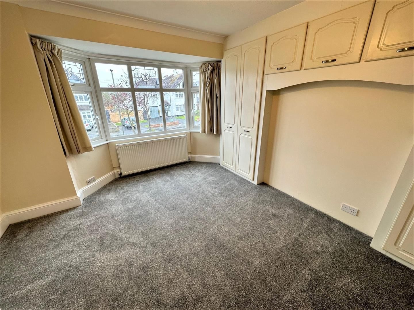 4 bed house to rent in Crest View Drive, Petts Wood Edmund Estate Agents