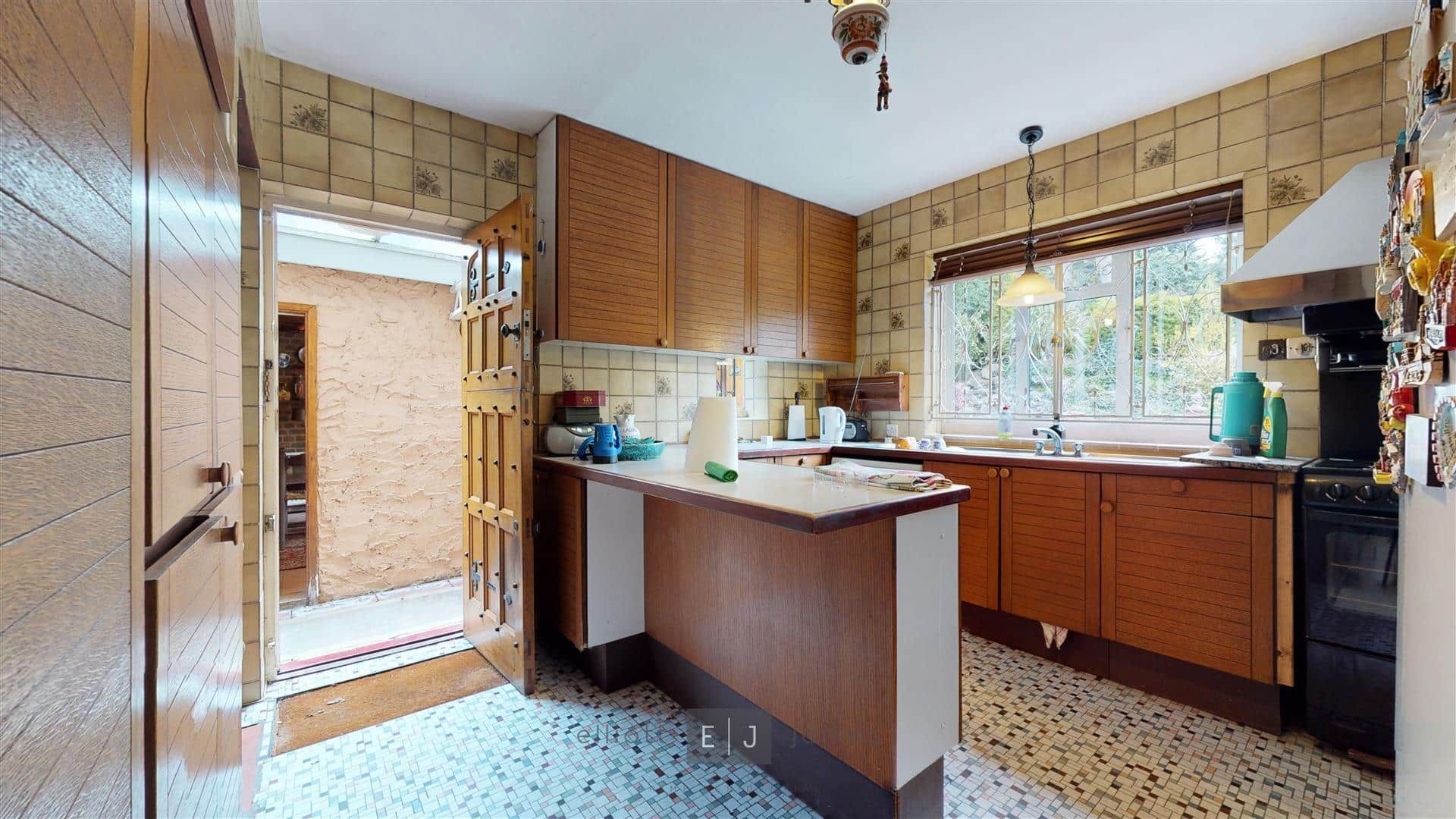 5 bed detached house for sale in Whitehall Lane, Buckhurst Hill